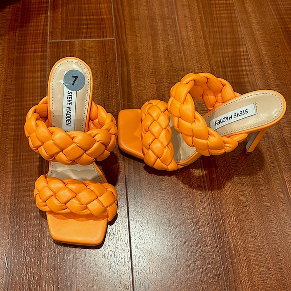 Steve Madden orange Heels - NEVER WORN - Picture 1 of 4